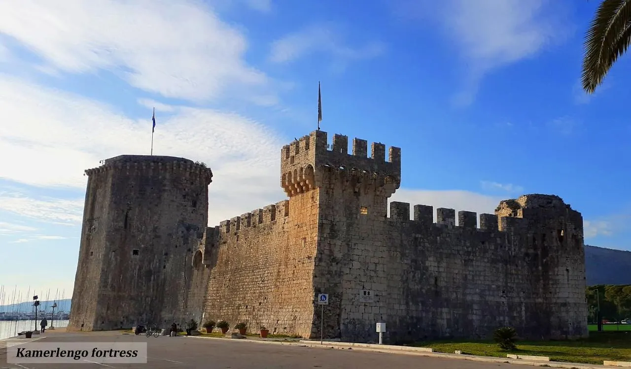 Charming Apartment Petrus **** Trogir